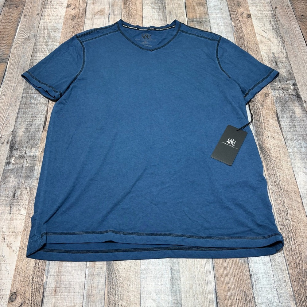 NWT Rock & Republic T-Shirt Men XL Blue V-Neck Contrast Stitch Cotton Edgy Y2K